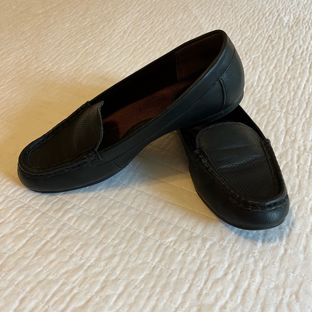b.o.c. Womens black leather loafers 8.5